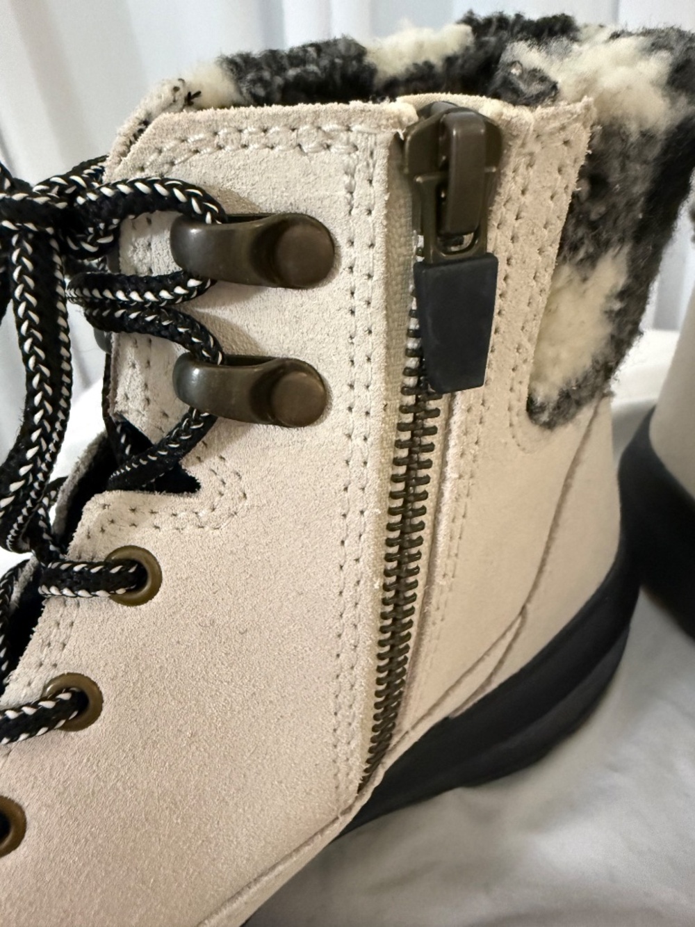 Skechers On-The-Go Glacial Ultra Suede Hiker Boots Cream 7.5 NWOT - Picture 12 of 16